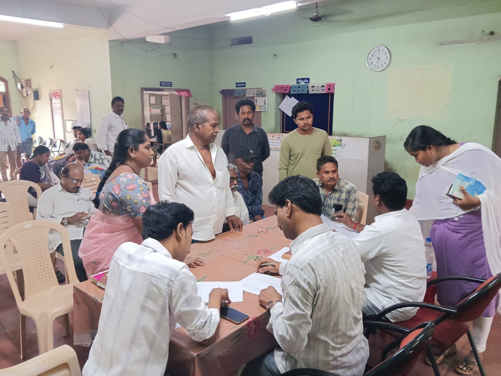 ‘నిర్ణీత గడువులోగా సమస్యలు పరిష్కారించాలి’