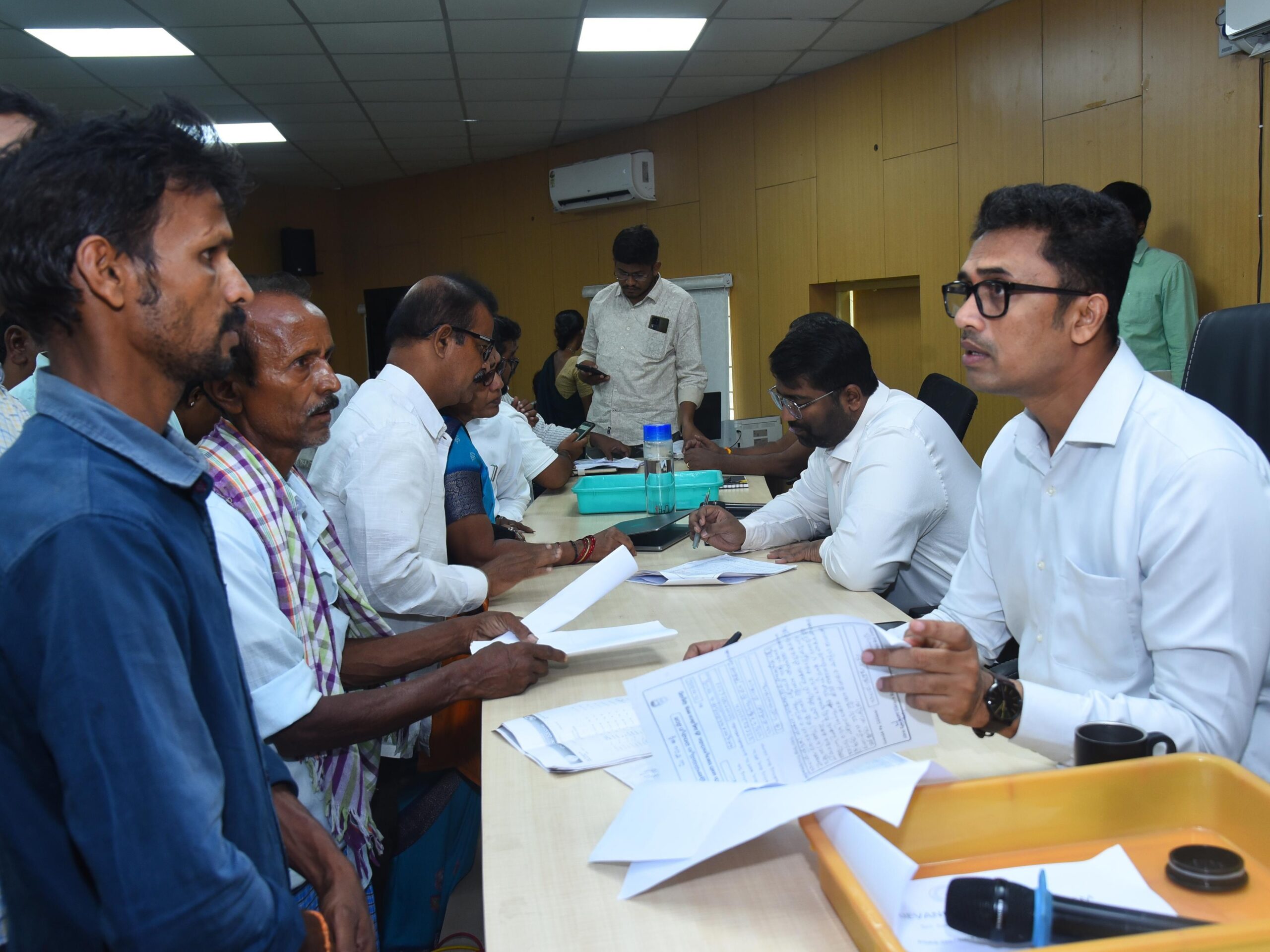 237 అర్జీలు స్వీకరించిన కలెక్టర్ శ్యాంప్రసాద్