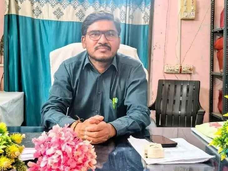 పెంచికల్ పేట్ నూతన MROగా రవీందర్ బాధ్యతల స్వీకరణ