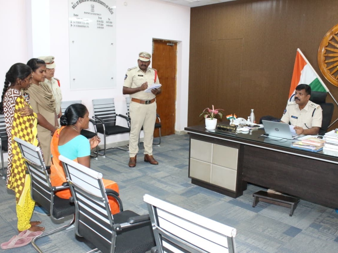 ఎస్పీ ఆఫీసులో PGRSకు 44 అర్జీలు