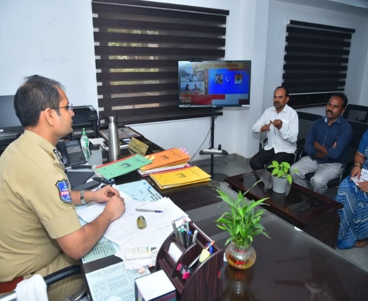 క్షేత్ర స్థాయిలో విచారణ చేపట్టాలి: సీపీ