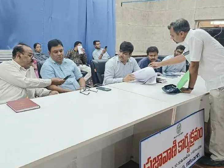 ‘మున్సిపల్ ప్రజావాణికి 16 దరఖాస్తుల స్వీకరణ’