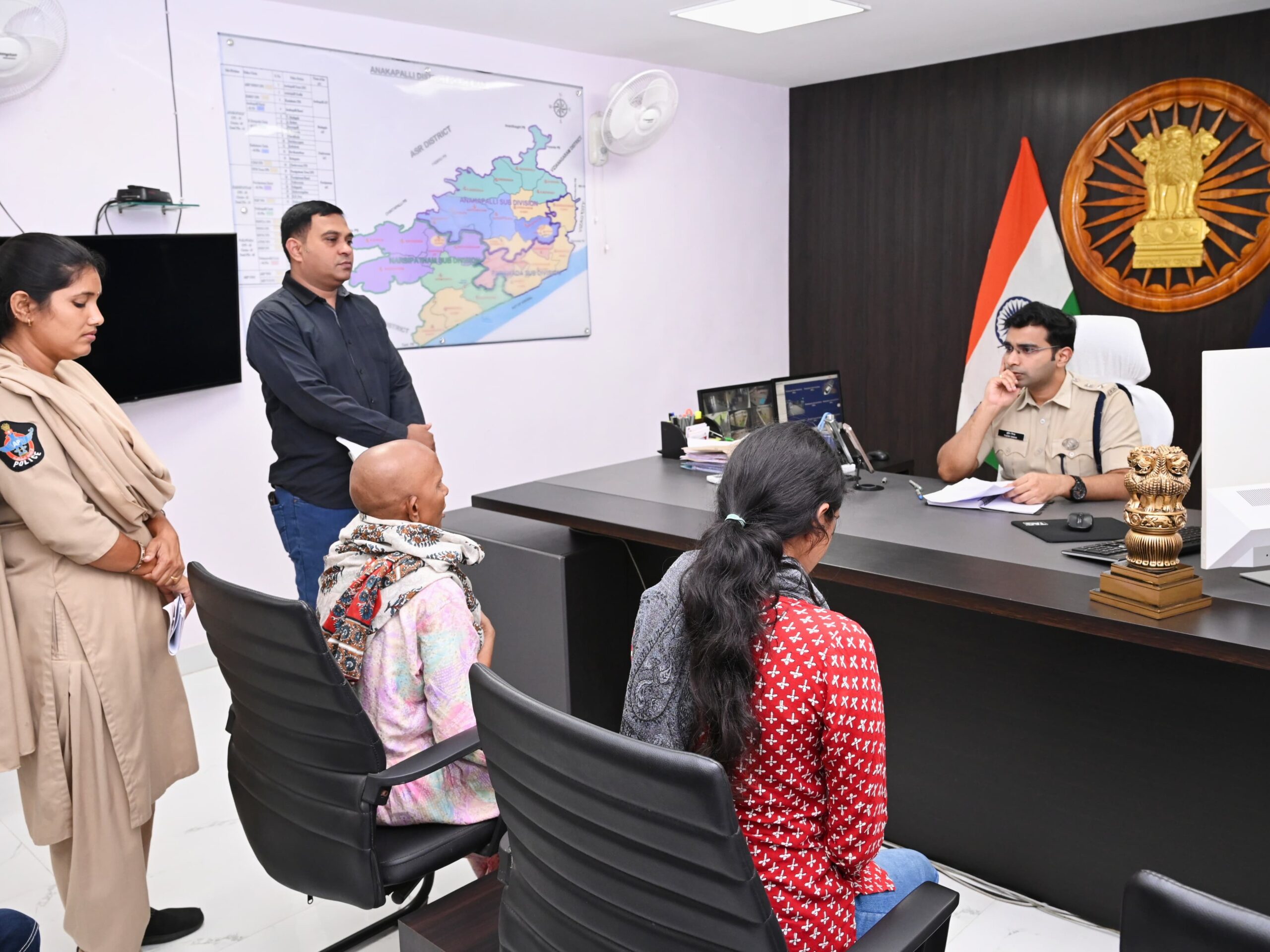 52 ఫిర్యాదుల స్వీకరణ.. 7 రోజుల్లో పరిష్కారానికి ఆదేశాలు