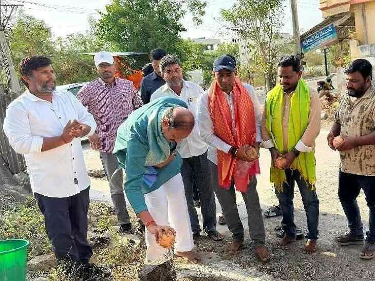 రూ. 15 లక్షల సీసీ రోడ్డు పనులకు శంకుస్థాపన