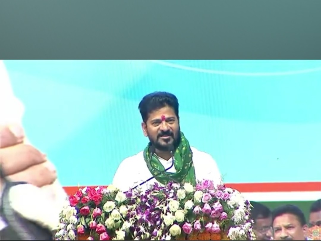 ఇందిరమ్మ ఇంటి నిర్మాణాలతో ఆదివాసీలకు ఆత్మగౌరవం: సీఎం