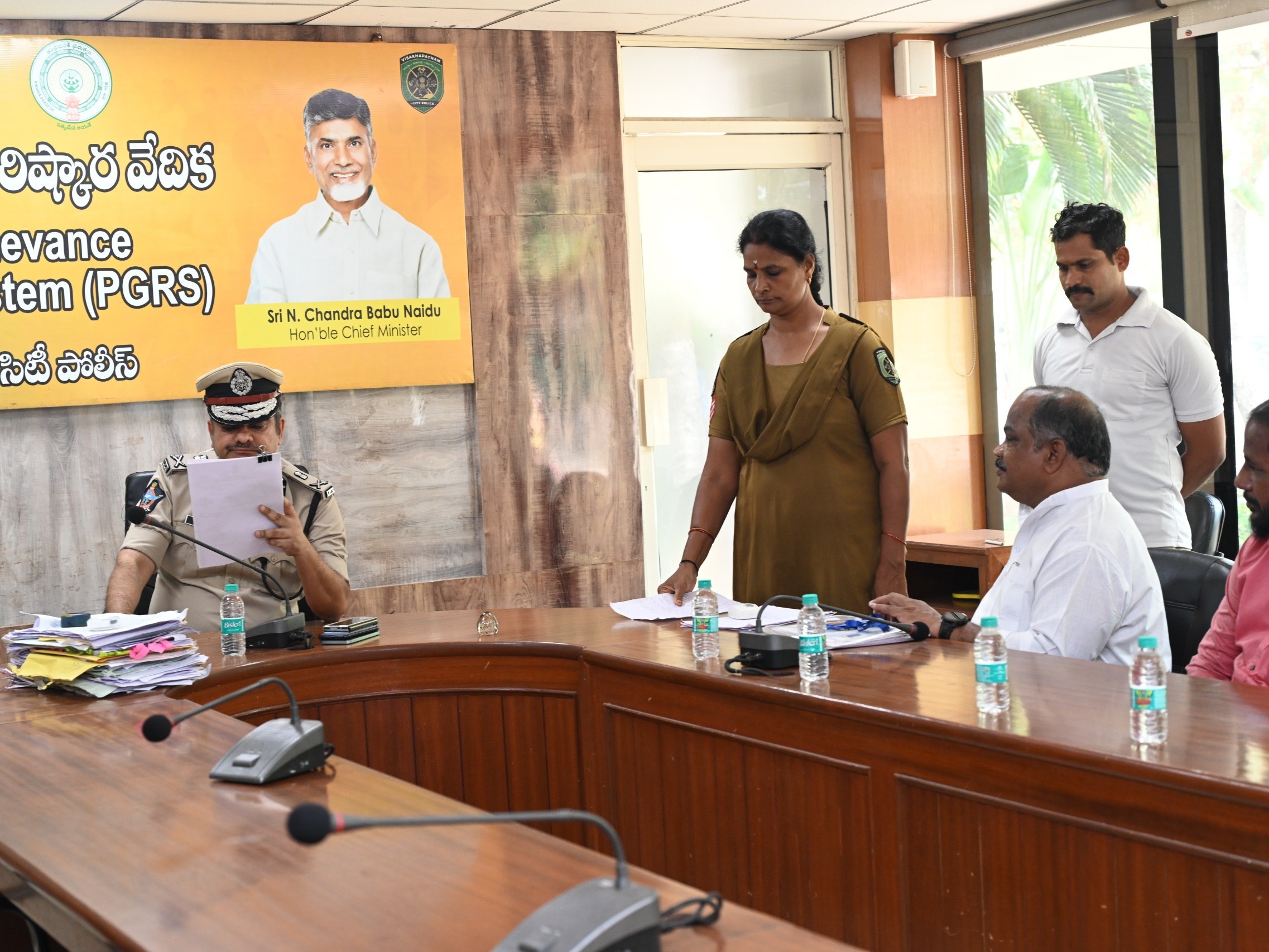 విశాఖ పోలీస్ PGRSకు 135 ఫిర్యాదులు