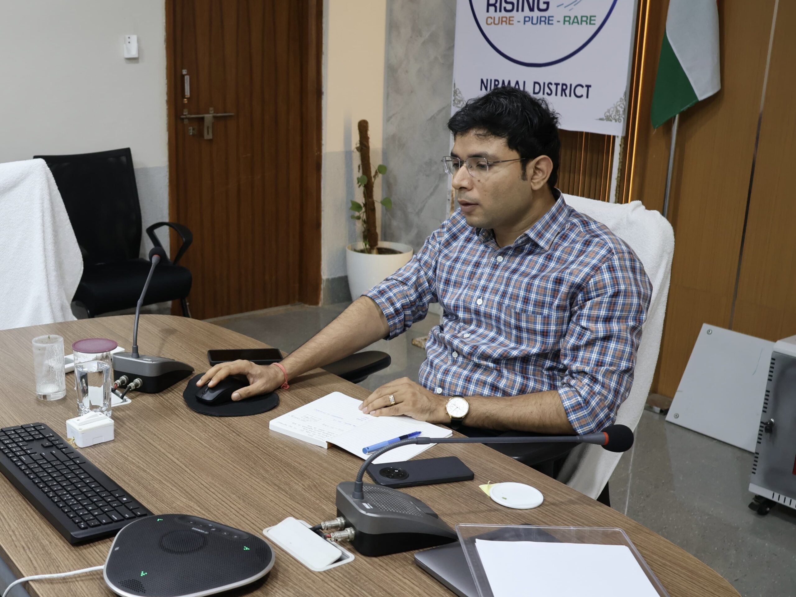 గోదావరి పుష్కరాల ఏర్పాట్లపై కలెక్టర్ సమీక్ష