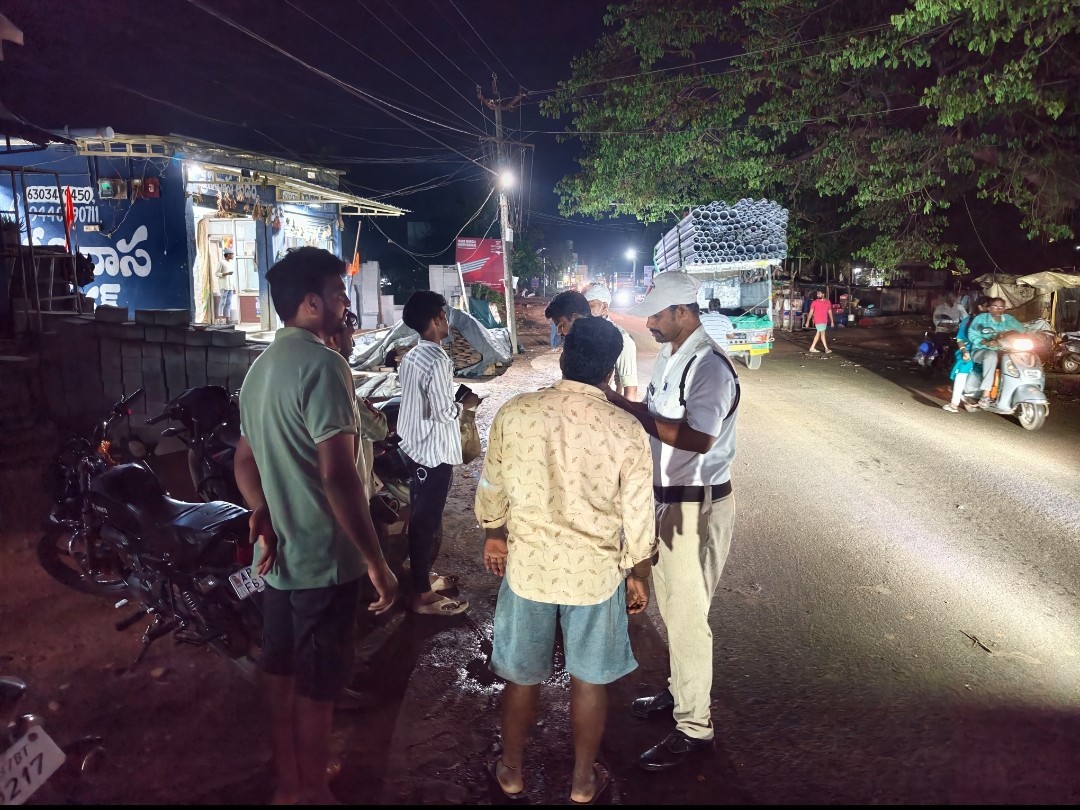 పలువురికి జరిమానాలు విధించిన పోలీసులు