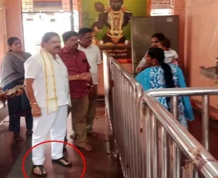 కనకమహాలక్ష్మి ఆలయంలో మహాపచారం: వైసీపీ