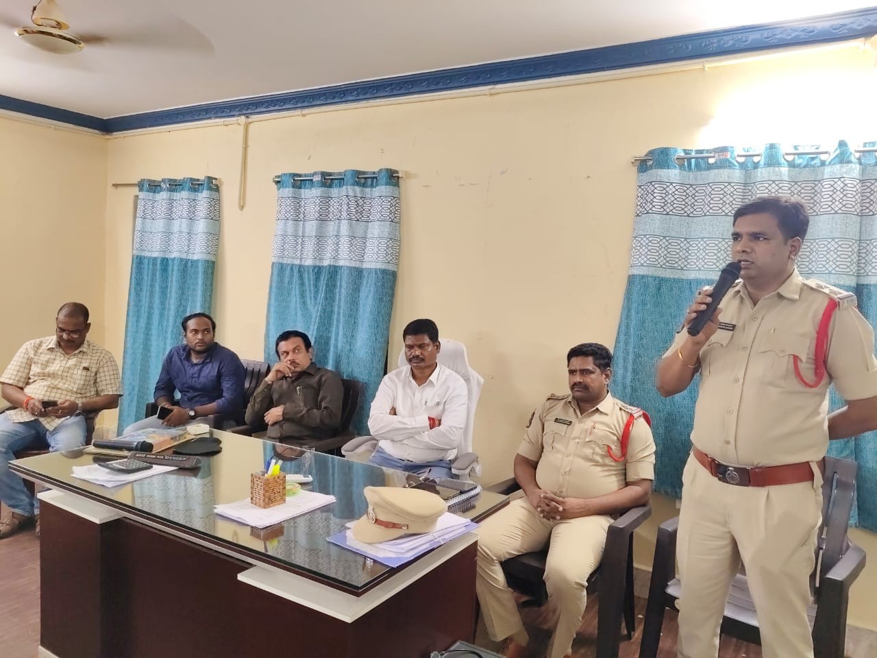 ‘పేదల బియ్యాన్ని పక్కదారి పట్టిస్తే చర్యలు తప్పవు’