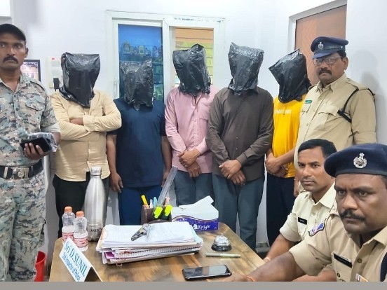 పశువులను అపహరిస్తున్న నిందితుల అరెస్ట్