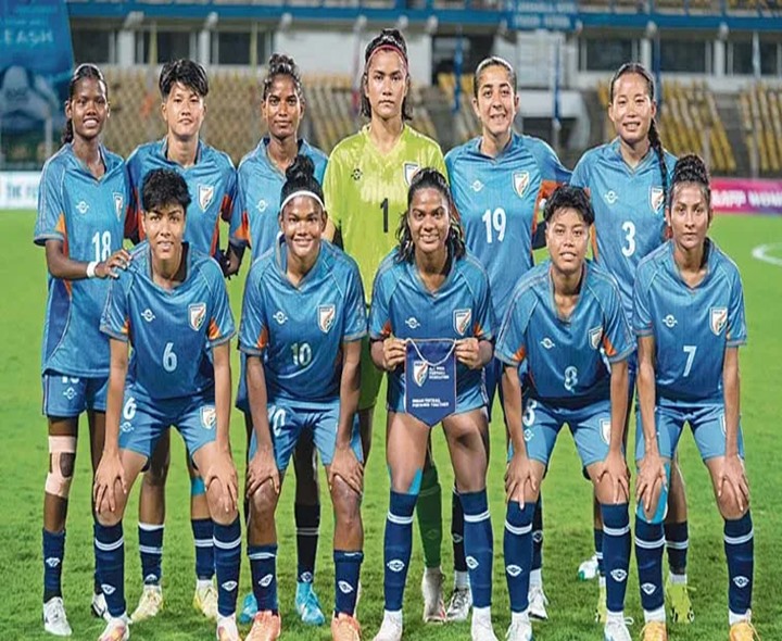 సెమీస్‌కు దూసుకెళ్లిన భారత్