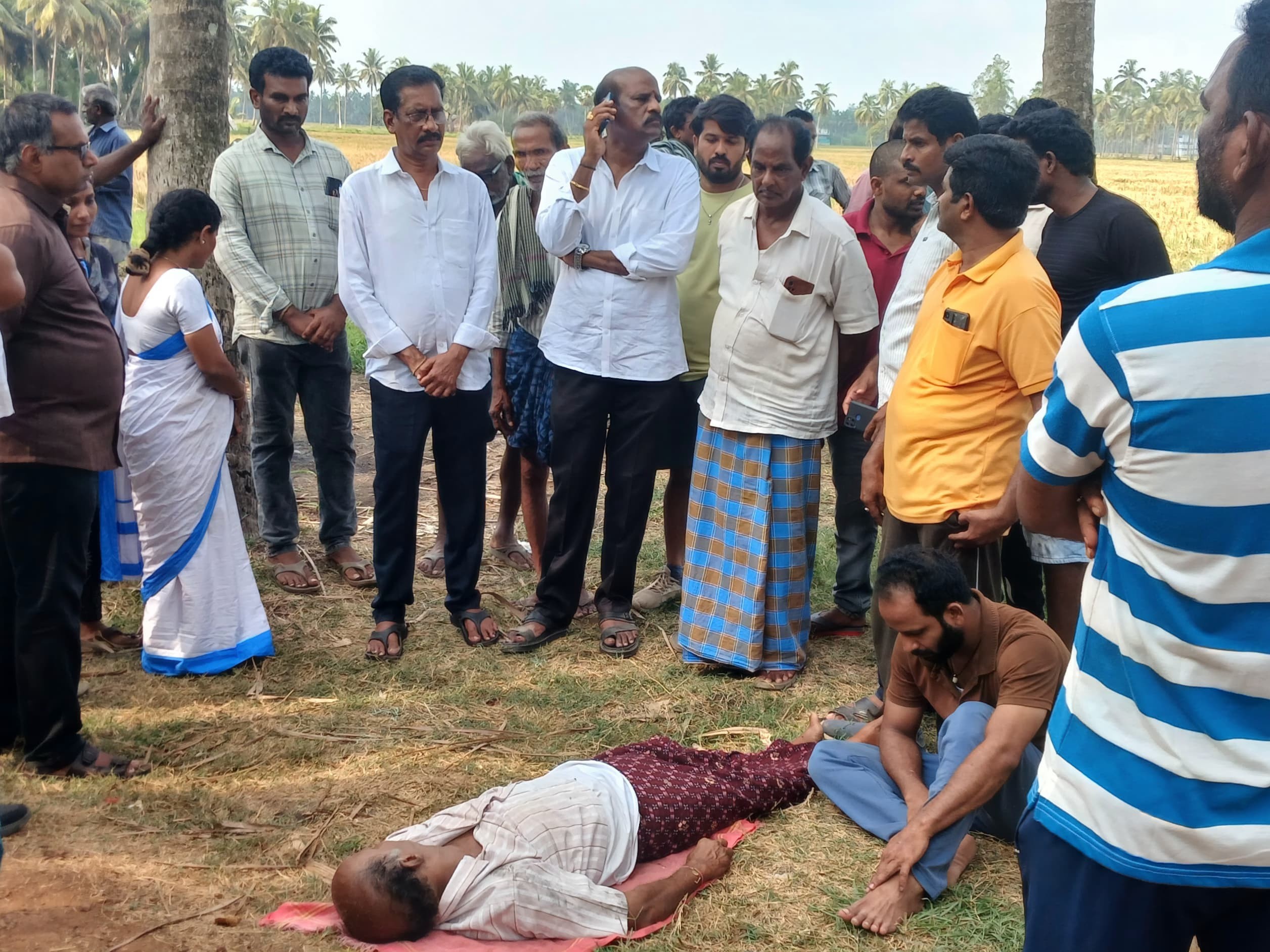 పని ప్రదేశంలోనే గుండెపోటుతో కూలీ మృతి