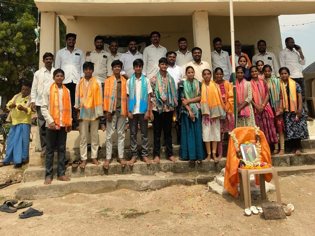జమ్లా తాండలో విద్యార్థులకు సన్మానం