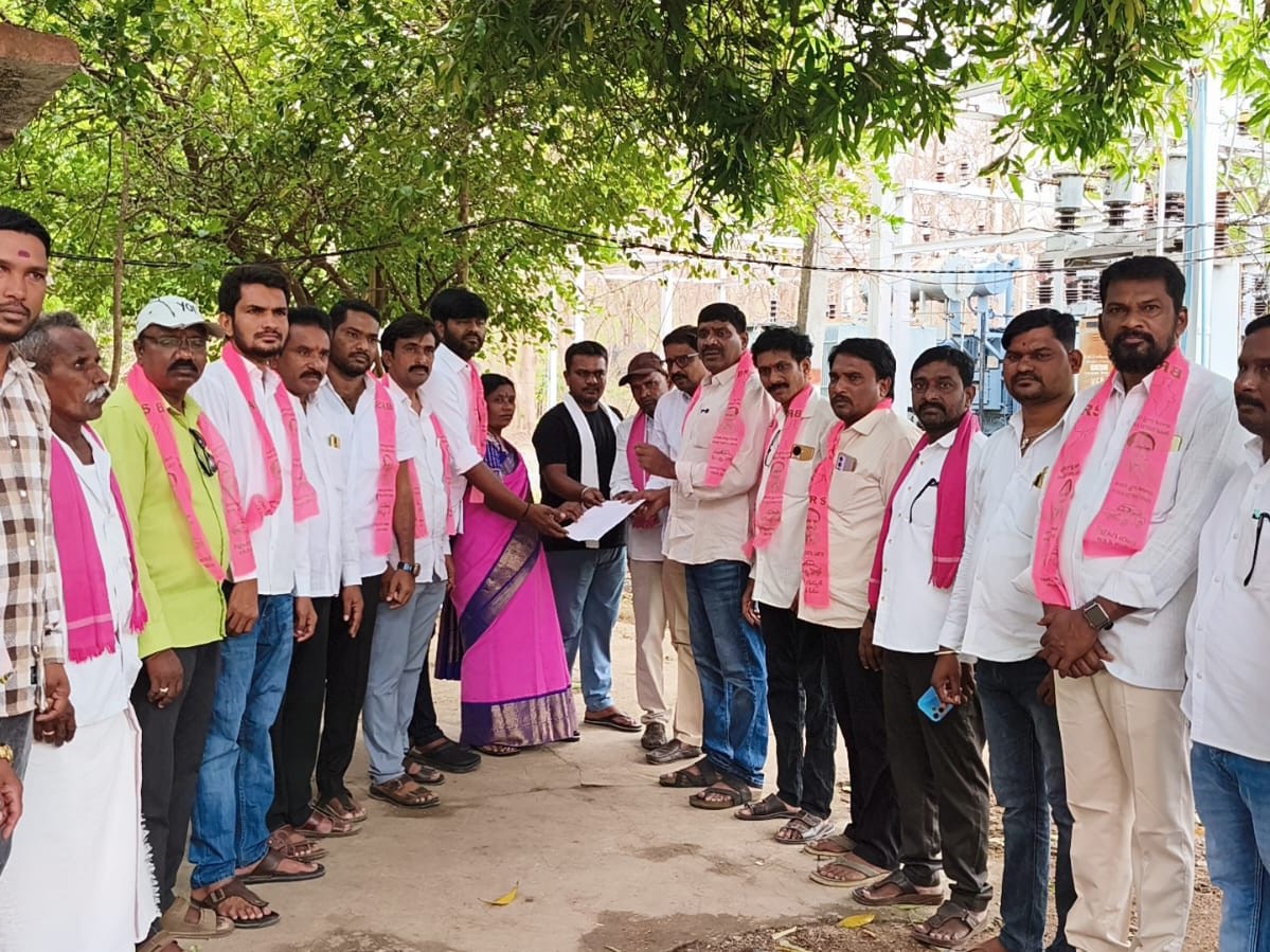 విద్యుత్ అధికారులకు వినతిపత్రం సమర్పణ