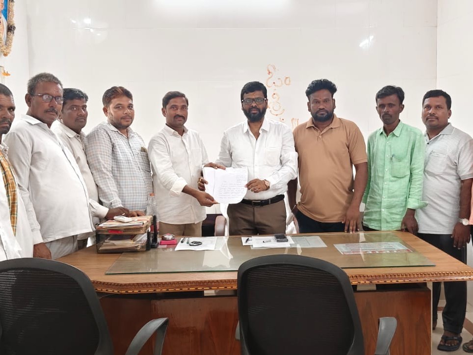 బీటి రోడ్డు పనులు పూర్తి చేయించాలని వినతి
