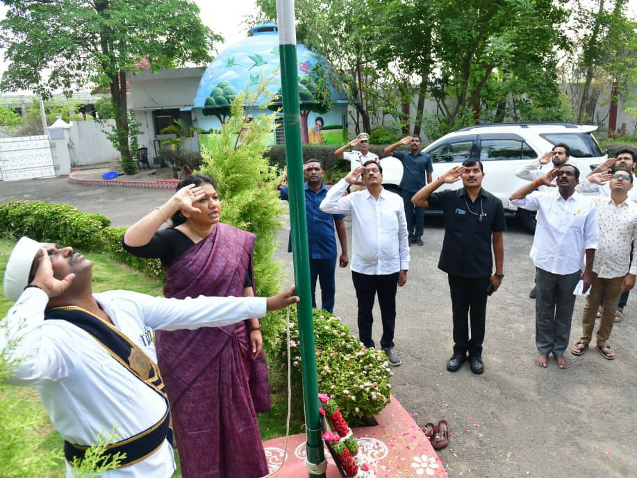 కలెక్టర్ కార్యాలయంలో తెలంగాణ అవతరణ దినోత్సవ వేడుకలు