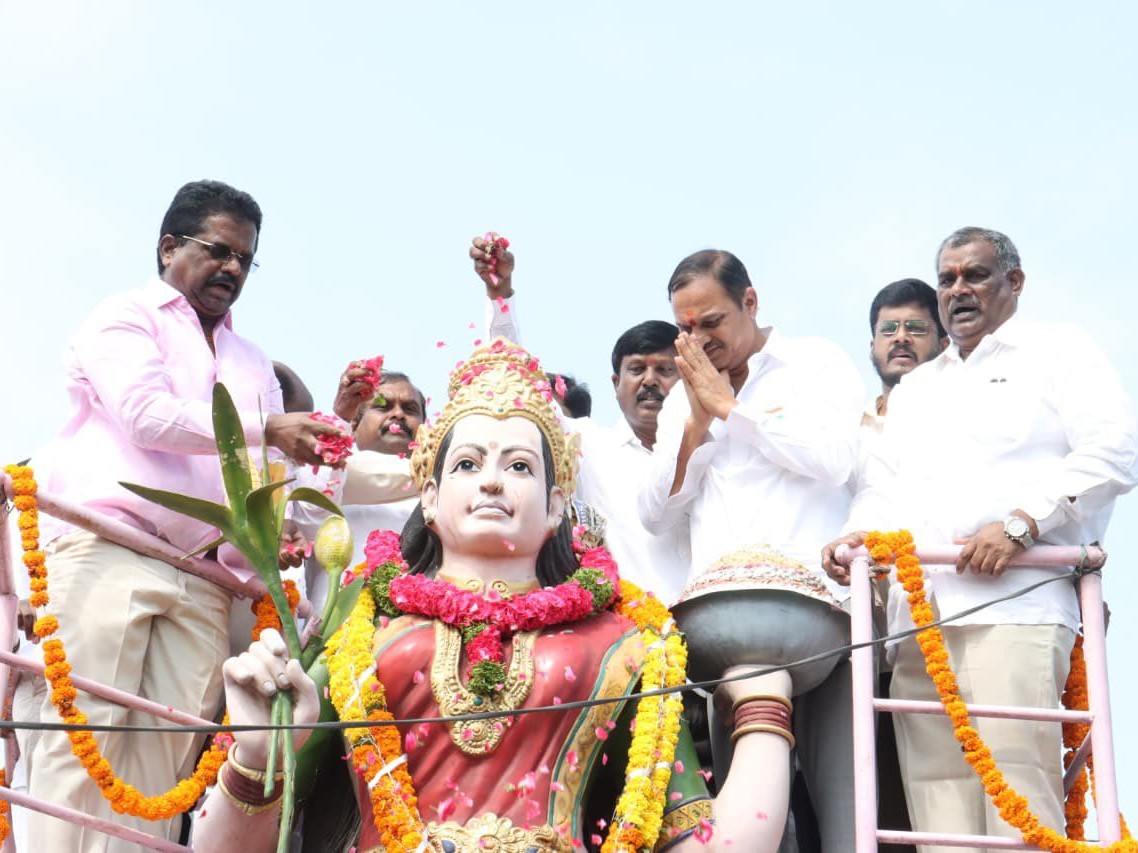 తెలంగాణ అమరవీరులకు ఎమ్మెల్యే ఘన నివాళి