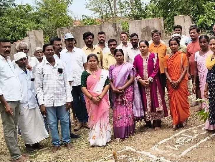 వీవోఏ భవన నిర్మాణానికి భూమి పూజ