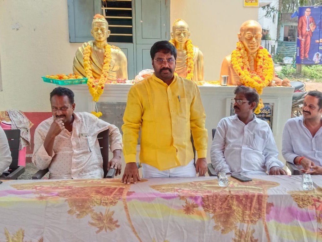 మెగా డీఎస్సీ పై వైసీపీ నీచ రాజకీయాలు