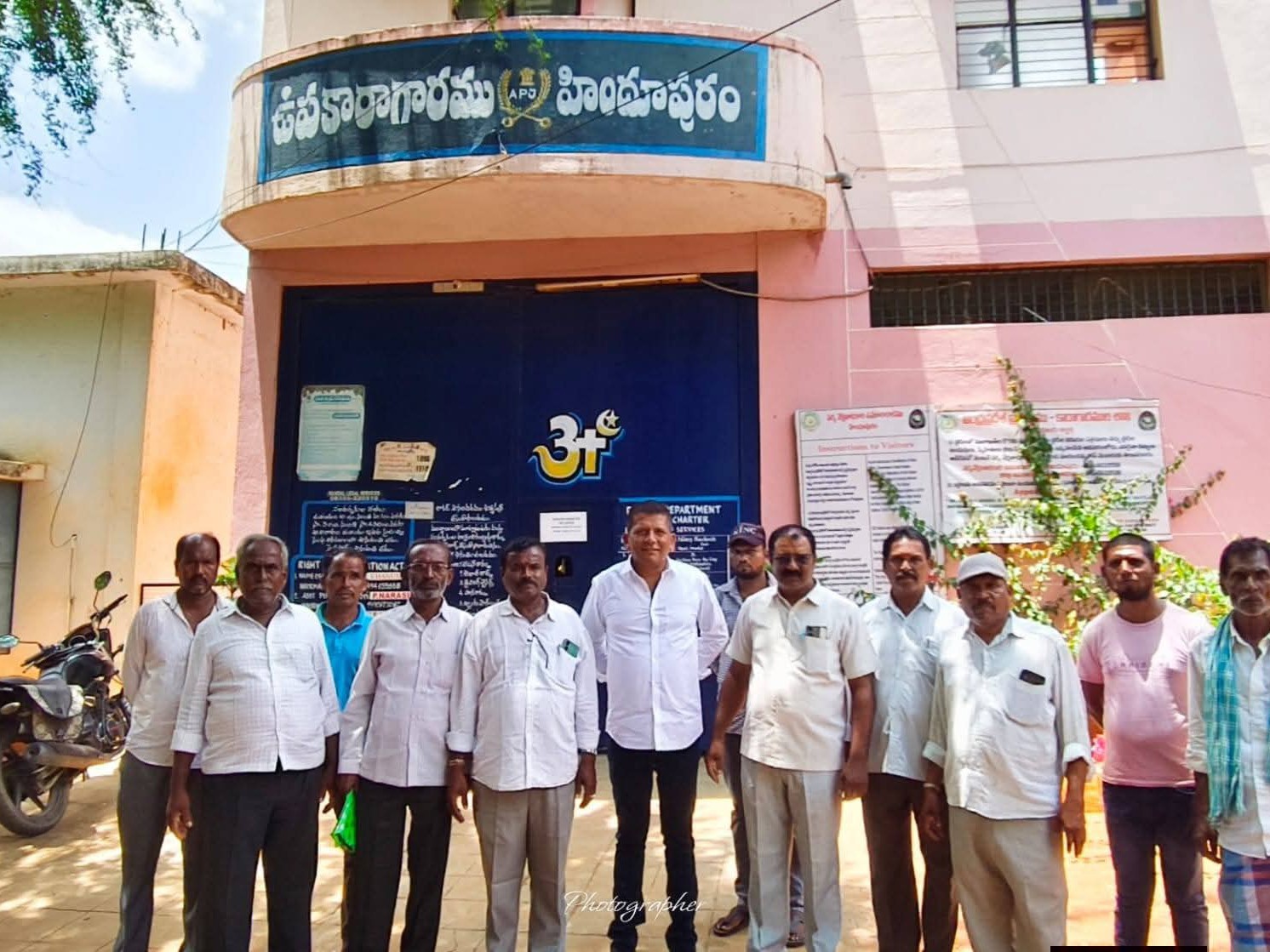 జైలులో వైసీపీ నేతలకు పరామర్శ