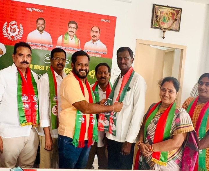 ప్రత్యామ్నాయ రాజకీయ శక్తిగా ఎదుగుతుంది: రజనీకుమార్