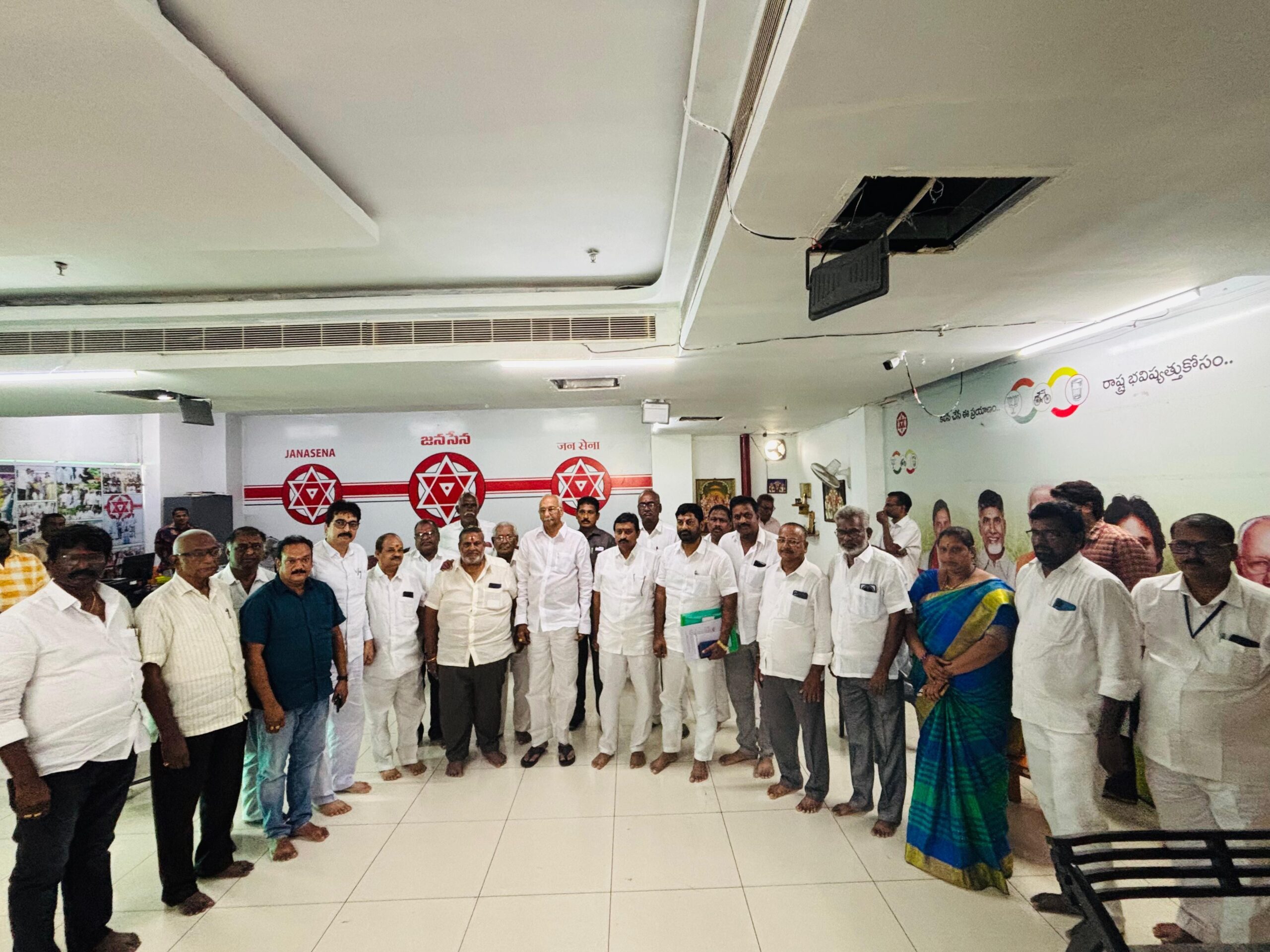 50 కేజీల బంగారంతో మావుళ్ళమ్మ అమ్మవారి స్వర్ణమయం