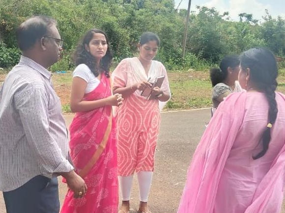 యోగా ఏర్పాట్లను పరిశీలించిన జేసీ