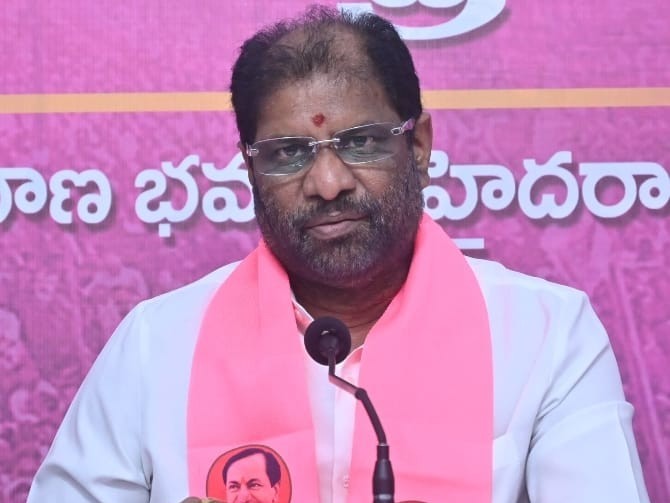 పవన్ తన సభలను ఆంధ్రాలోనే పెట్టుకోవాలి: MP