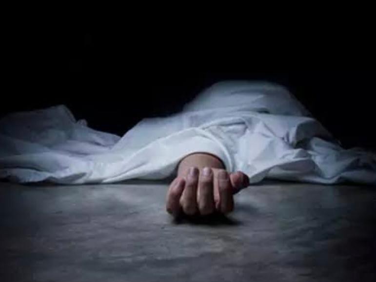 పురుగులు మందు తాగి వ్యక్తి ఆత్మహత్య
