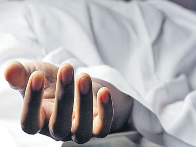 అన్నవరంలో గుండెపోటుతో భక్తుడి మృతి