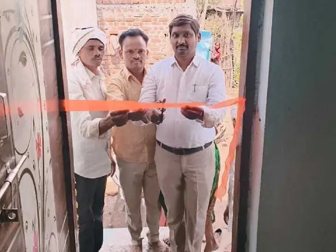 ఇందిరమ్మ ఇళ్లు ప్రారంభించిన ఎంపీవో