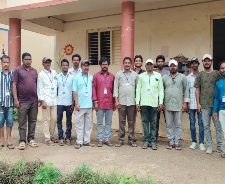 ‘వారు తప్పనిసరిగా గుర్తింపు కార్డులు పొందాలి’