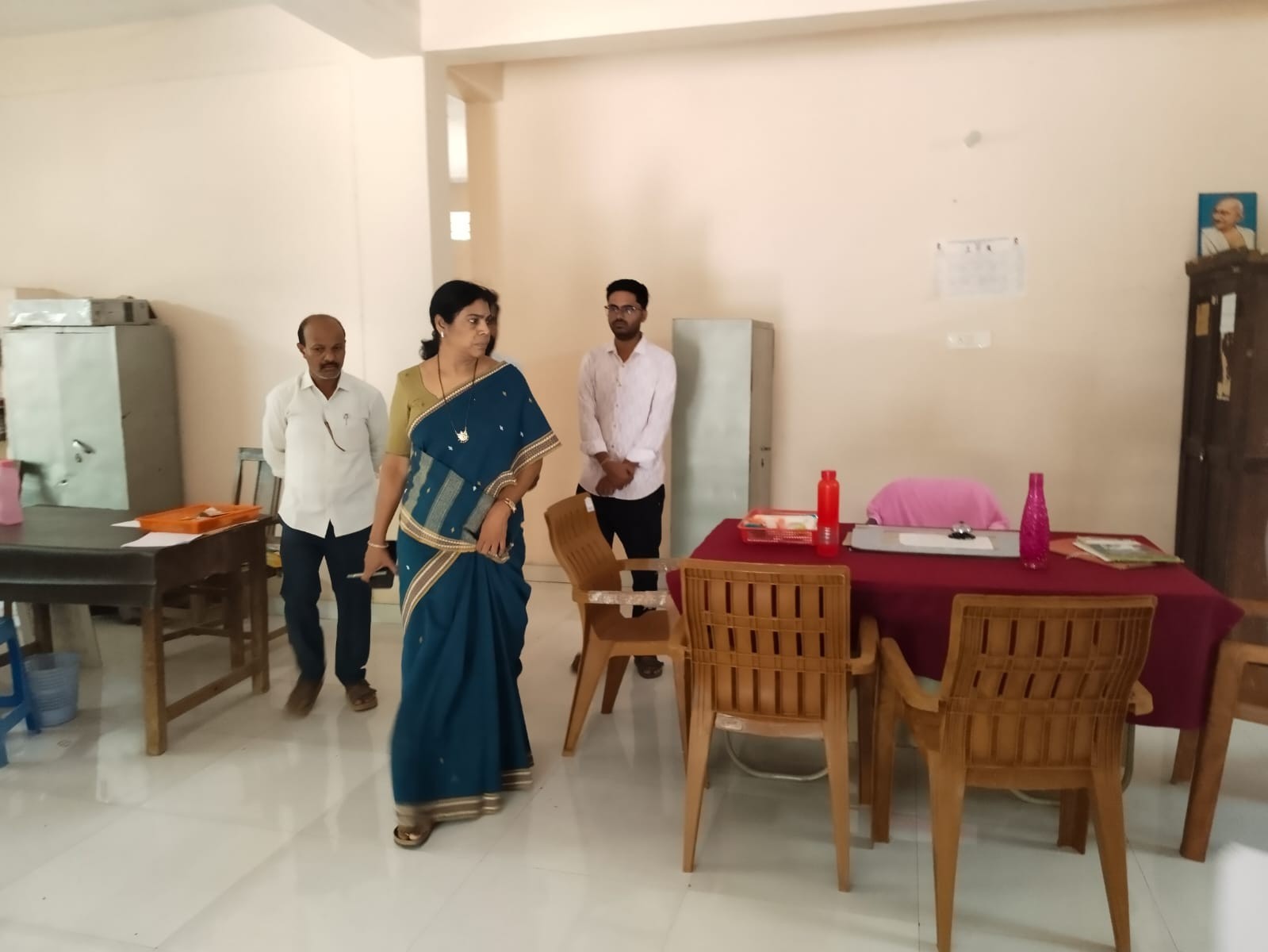 ప్రభుత్వ కార్యాలయాలను తనిఖీ చేసిన కలెక్టర్