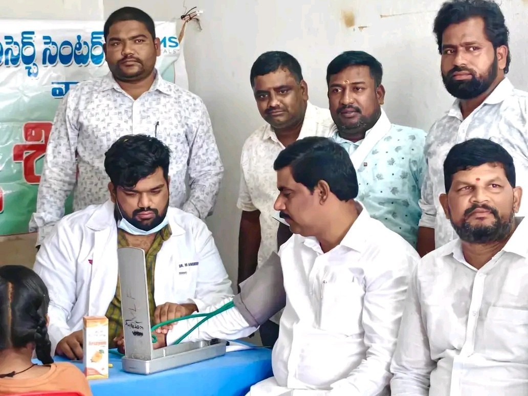 పూండిలో  ఉచిత మెగా వైద్య శిబిరం