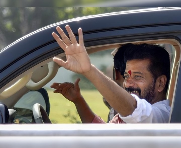 బెంగళూరు బయలుదేరిన సీఎం రేవంత్