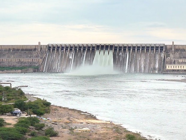 డెడ్ స్టోరేజీకి చేరుకున్న నీటి మట్టం