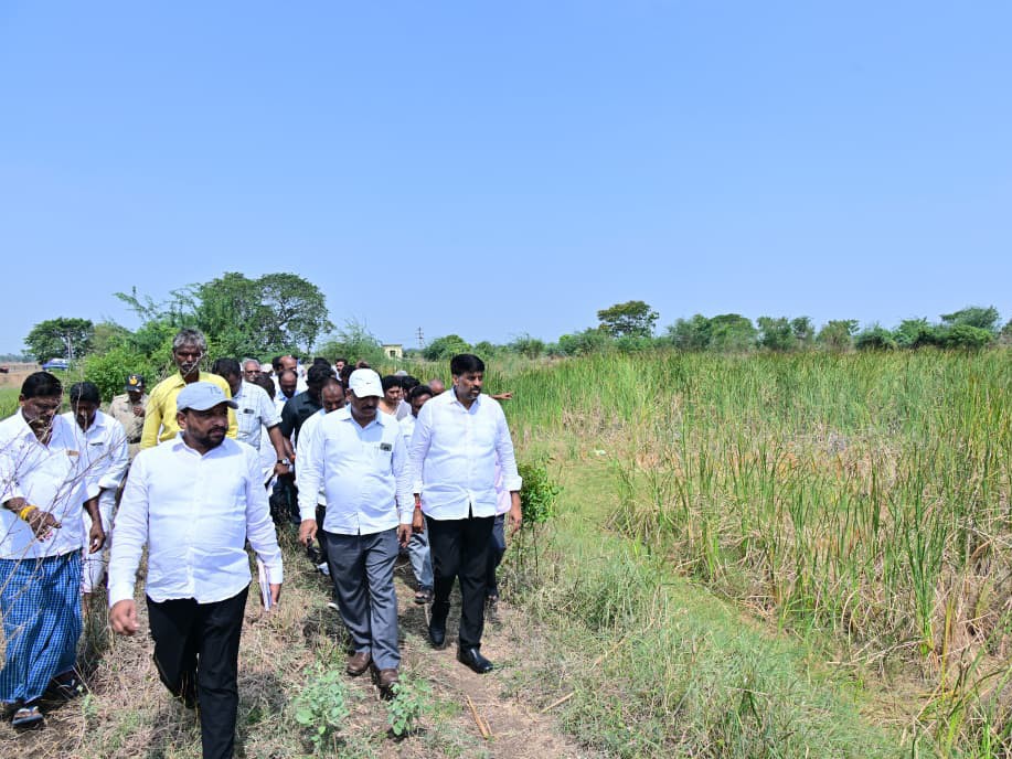 సమ్మెటవారిపాలెం చెరువును పరిశీలించిన ఎమ్మెల్యే