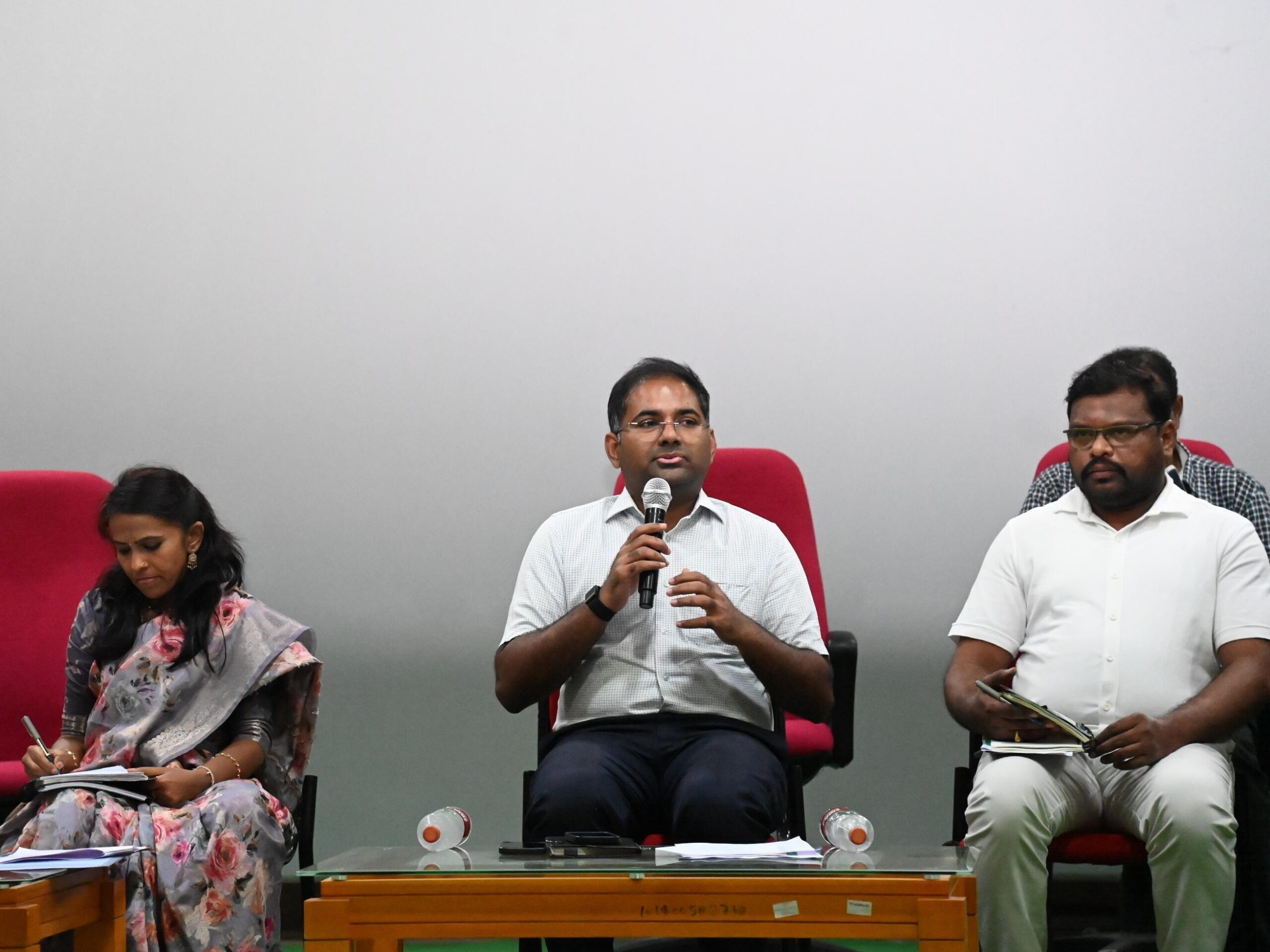 ‘ప్రభుత్వ సందేశం ప్రతి ఇంటికి చేరాలి’