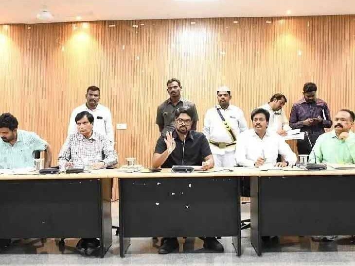 నకిలీ విత్తనాలపై అప్రమత్తంగా ఉండాలి: కలెక్టర్