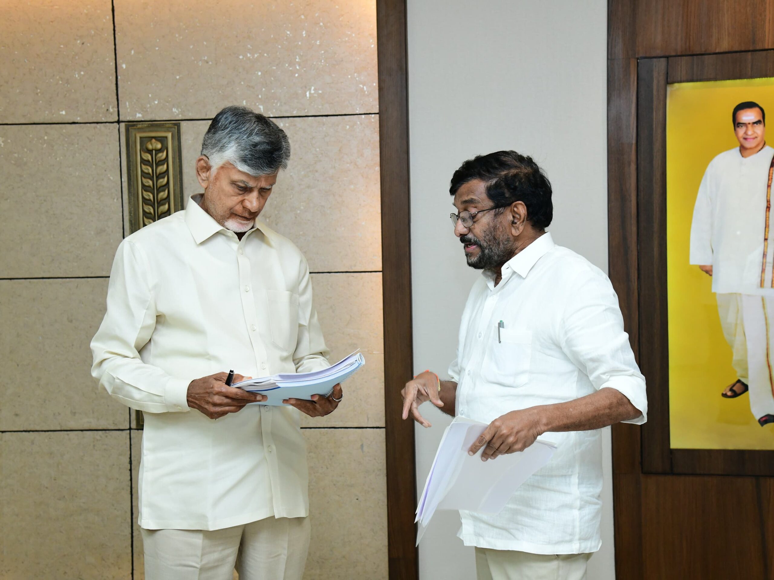 సీఎంను కలిసిన సర్వేపల్లి ఎమ్మెల్యే