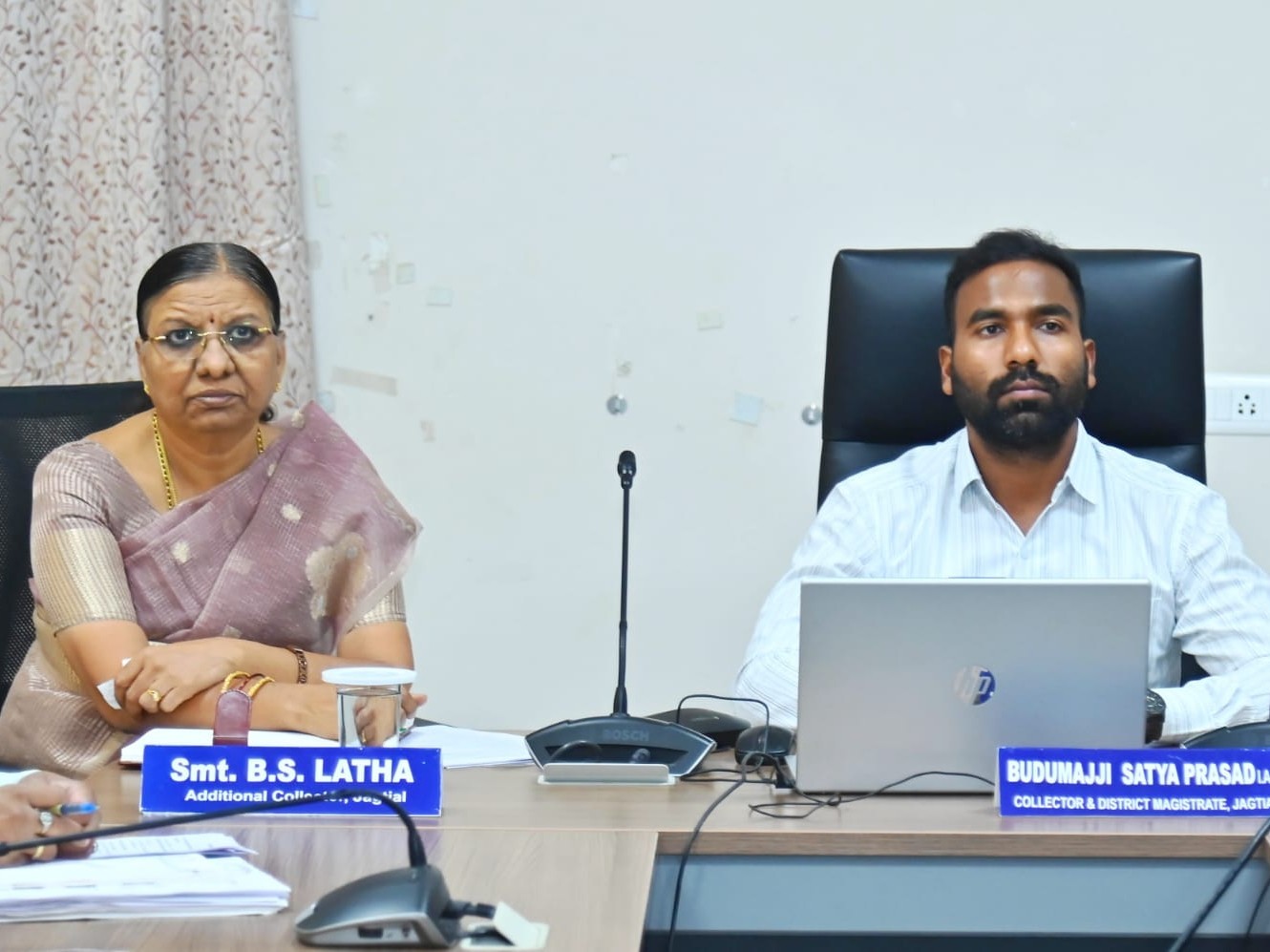 ‘విద్యార్థులు తక్కువ గల పాఠశాలలపై దృష్టి సారించాలి’