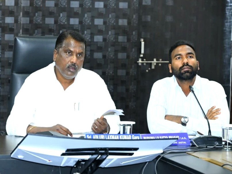 పుష్కరాలకు అవసరమైన నిధులు సమకూర్చుతాం: మంత్రి