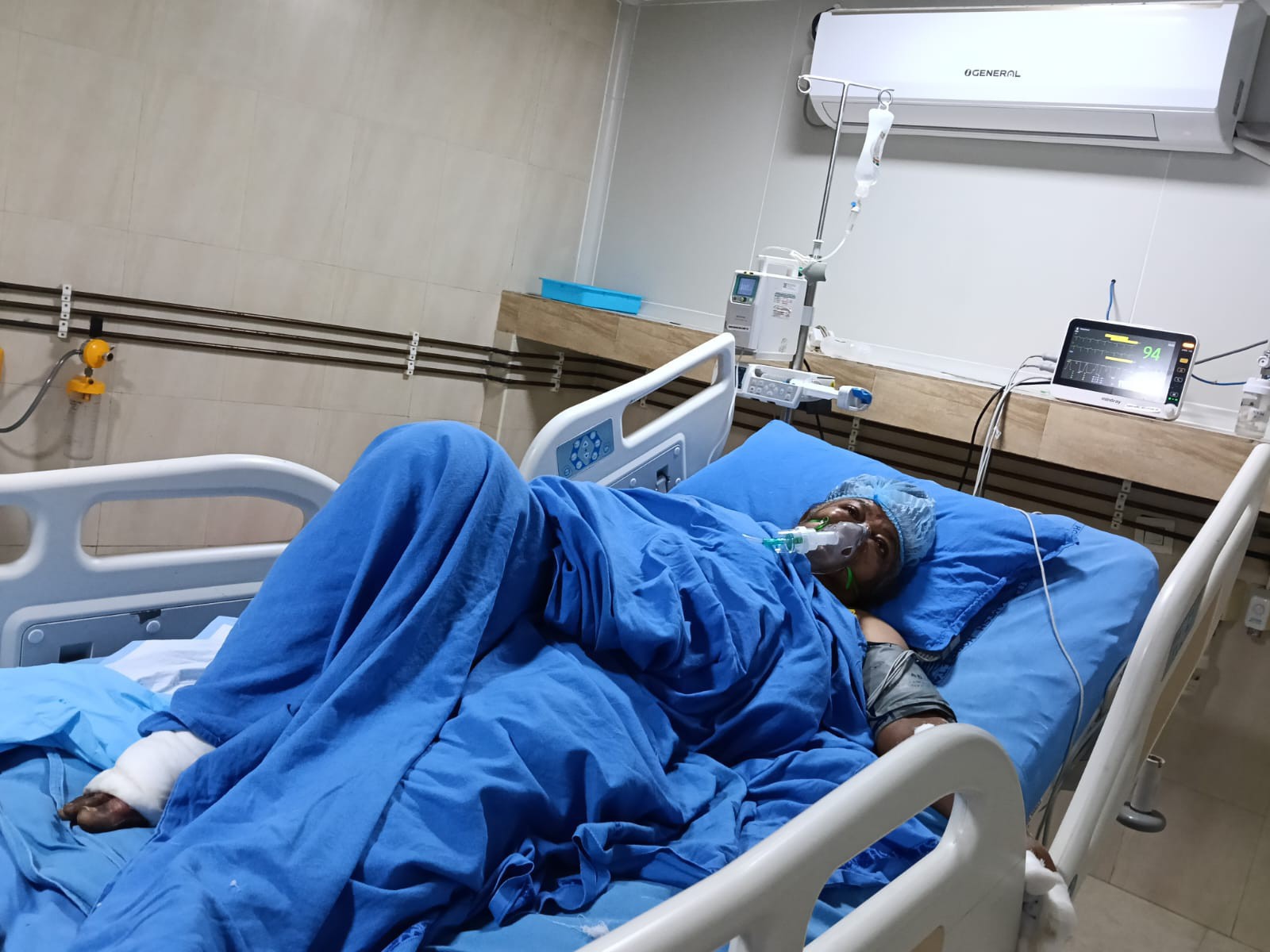పూజ చేస్తుండగా మంటలు.. మహిళకు గాయాలు