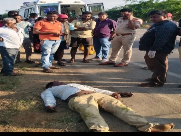 సంగంలో ఆటో బోల్తా.. ఒకరు మృతి