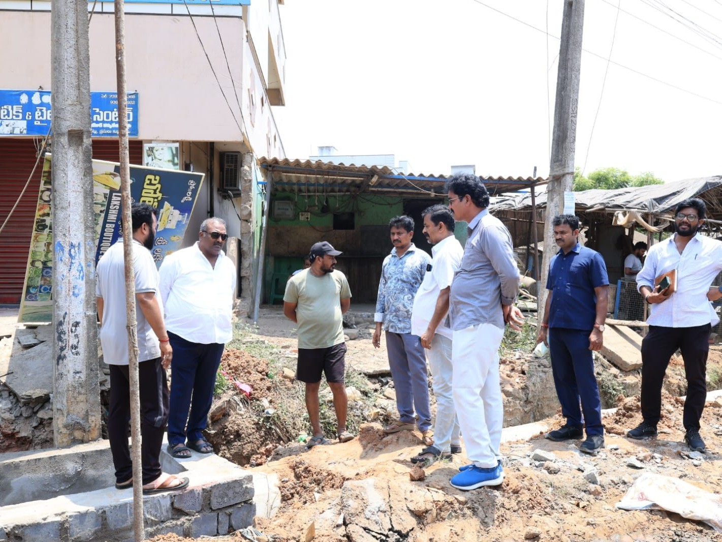 ‘పారిశుధ్యం-పరిశుభ్రతపై ప్రత్యేక శ్రద్ధ తీసుకోవాలి’