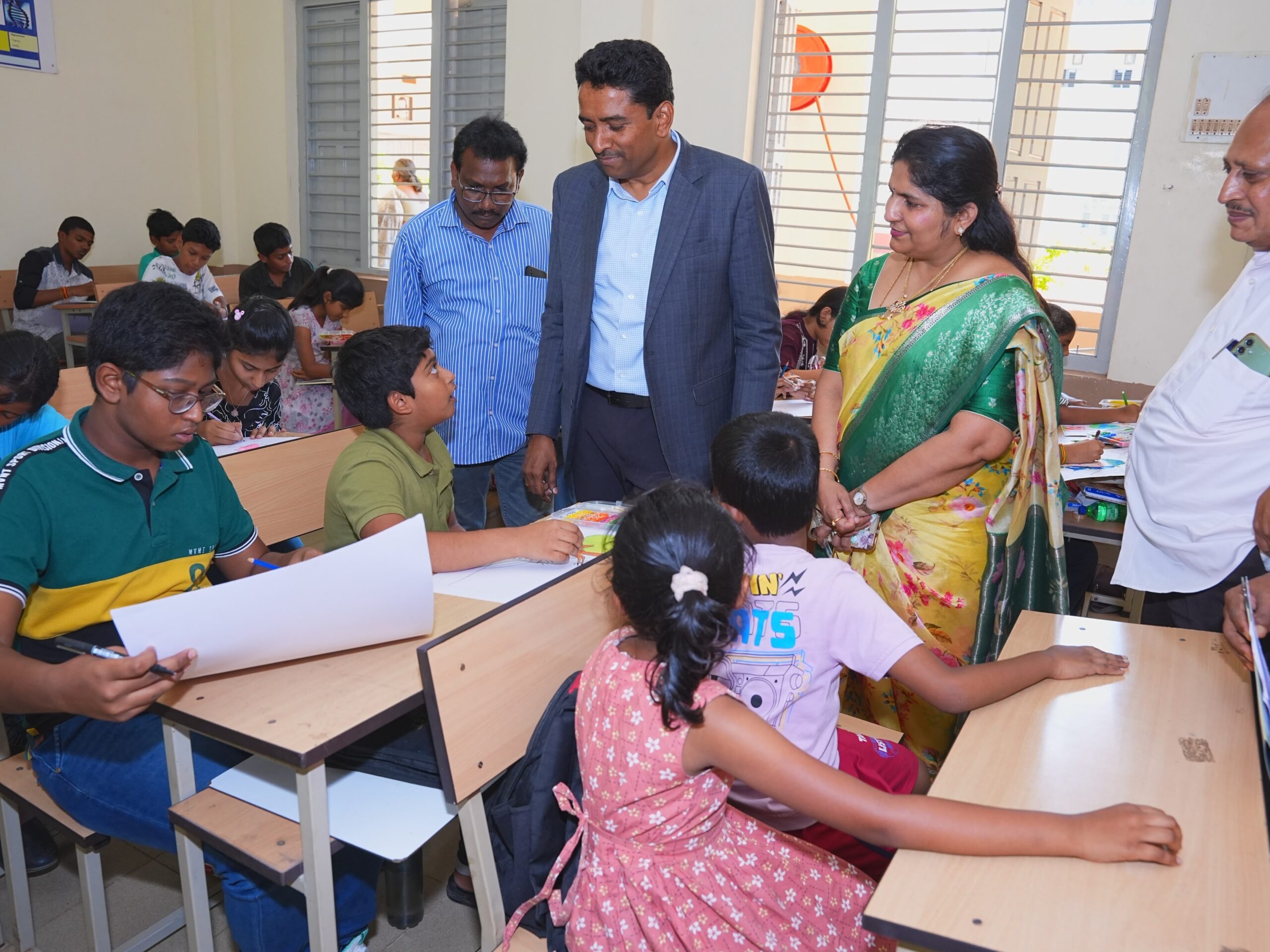 చిన్న‌ప్ప‌టి నుంచే ప‌ర్యావ‌ర‌ణంపై అవ‌గాహ‌న ఉండాలి: కలెక్టర్