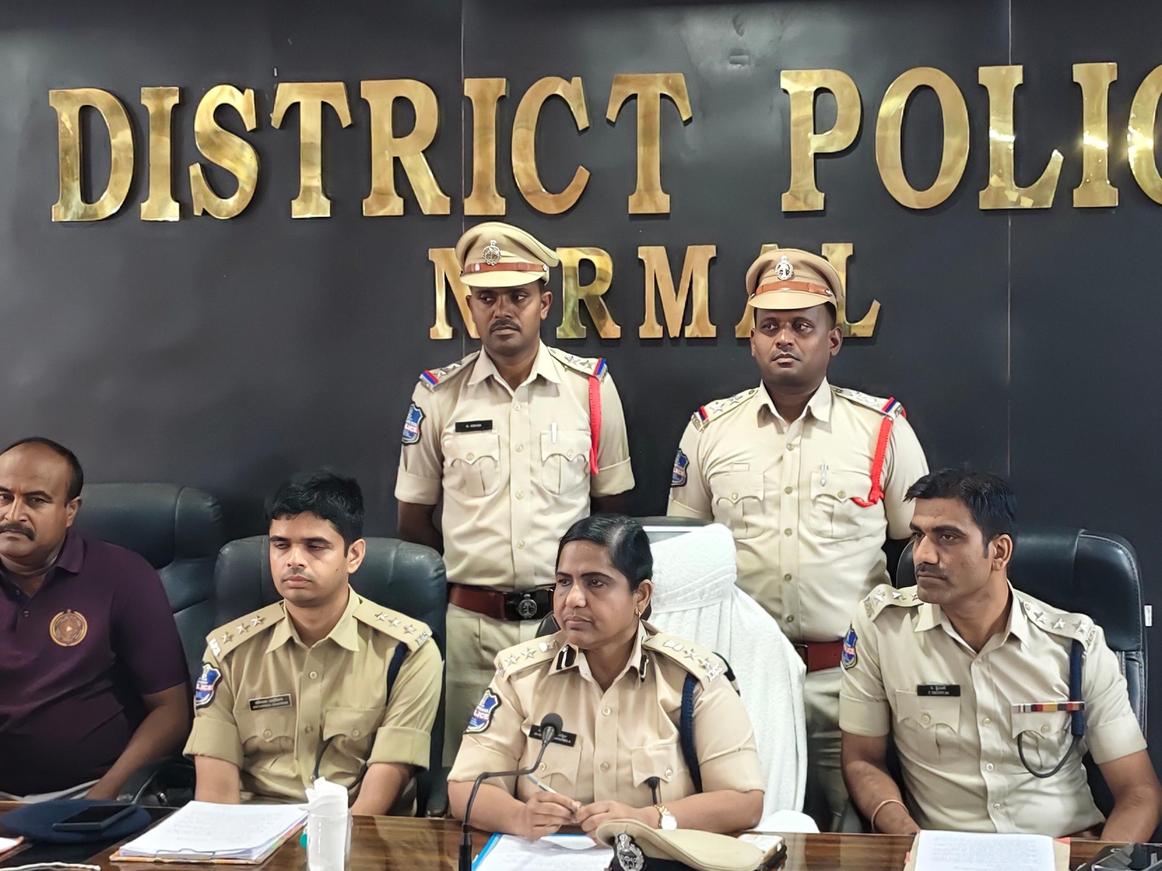 సైబర్ నేరగాళ్లకు సహకరించిన ఐదుగురు అరెస్ట్