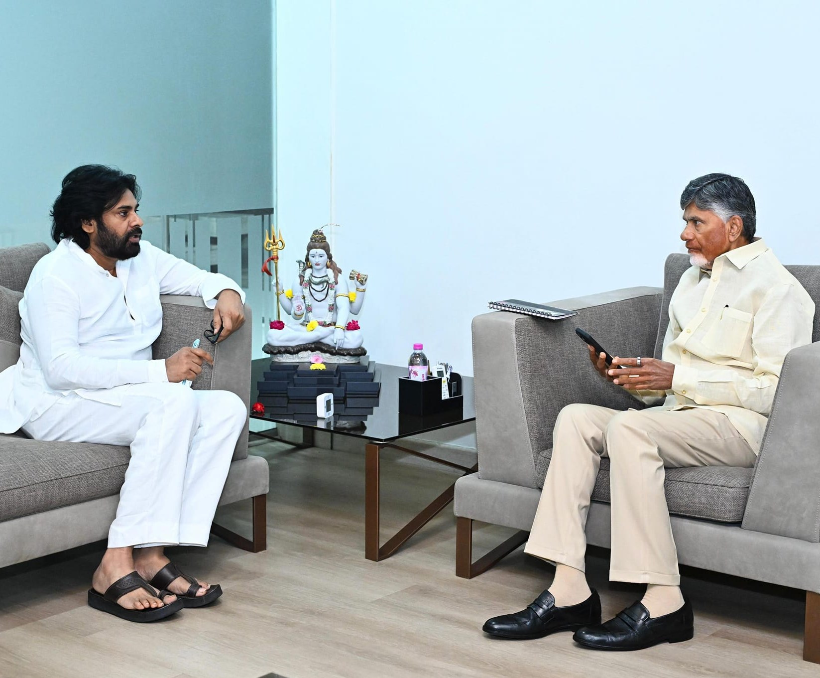 కూటమి నేతల కీలక సమావేశం ప్రారంభం