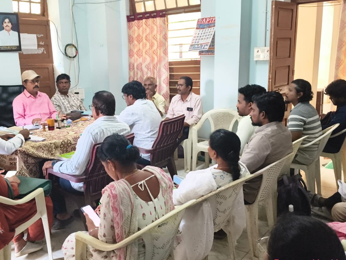 ‘అభివృద్ధి పనులను సకాలంలో పూర్తి చేయాలి’